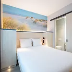 Fox Scheveningen Hotel 2*