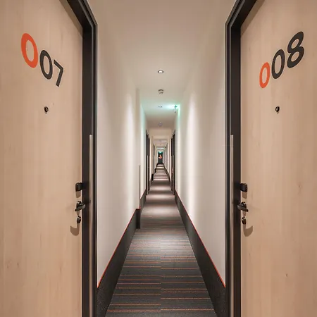 Fox Scheveningen Hotell 2*